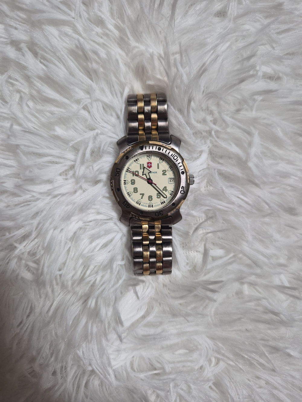 Swiss Army Victorinox Watch Two Tone Utility Streetwear Silver Gold Tone Classic